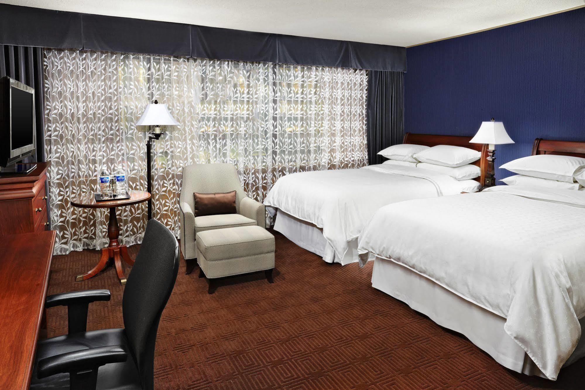 Sheraton Ottawa Hotel Стая снимка